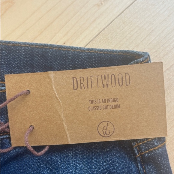 DRIFTWOOD NWT’s . Dark Blue Embroidered Ankle Crop Jeans- style Jackie - Picture 7 of 8